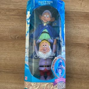 Disney Snow White Dopey & Sneezy Stackable Dolls